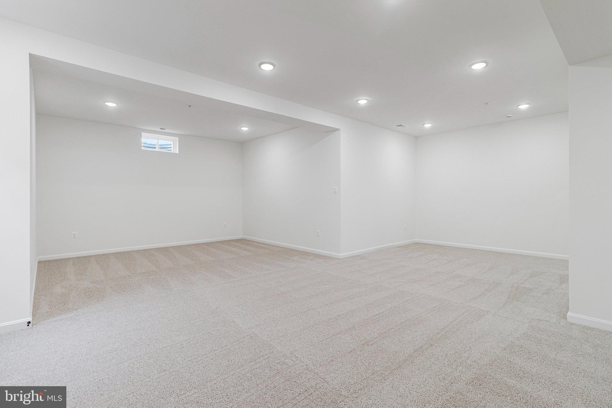 ELMWOOD FARM - Residential