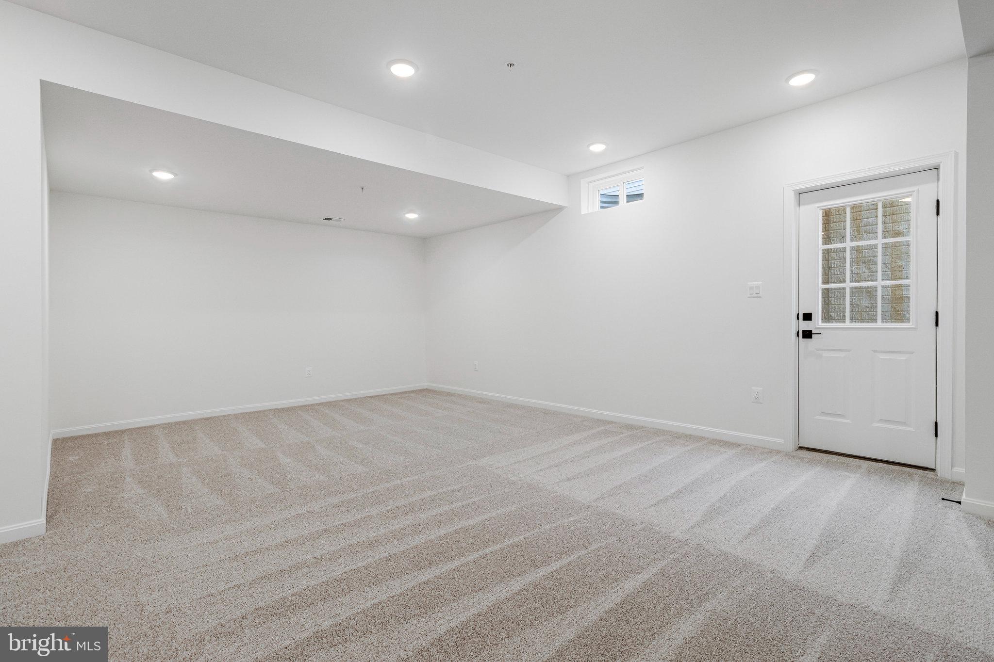 ELMWOOD FARM - Residential