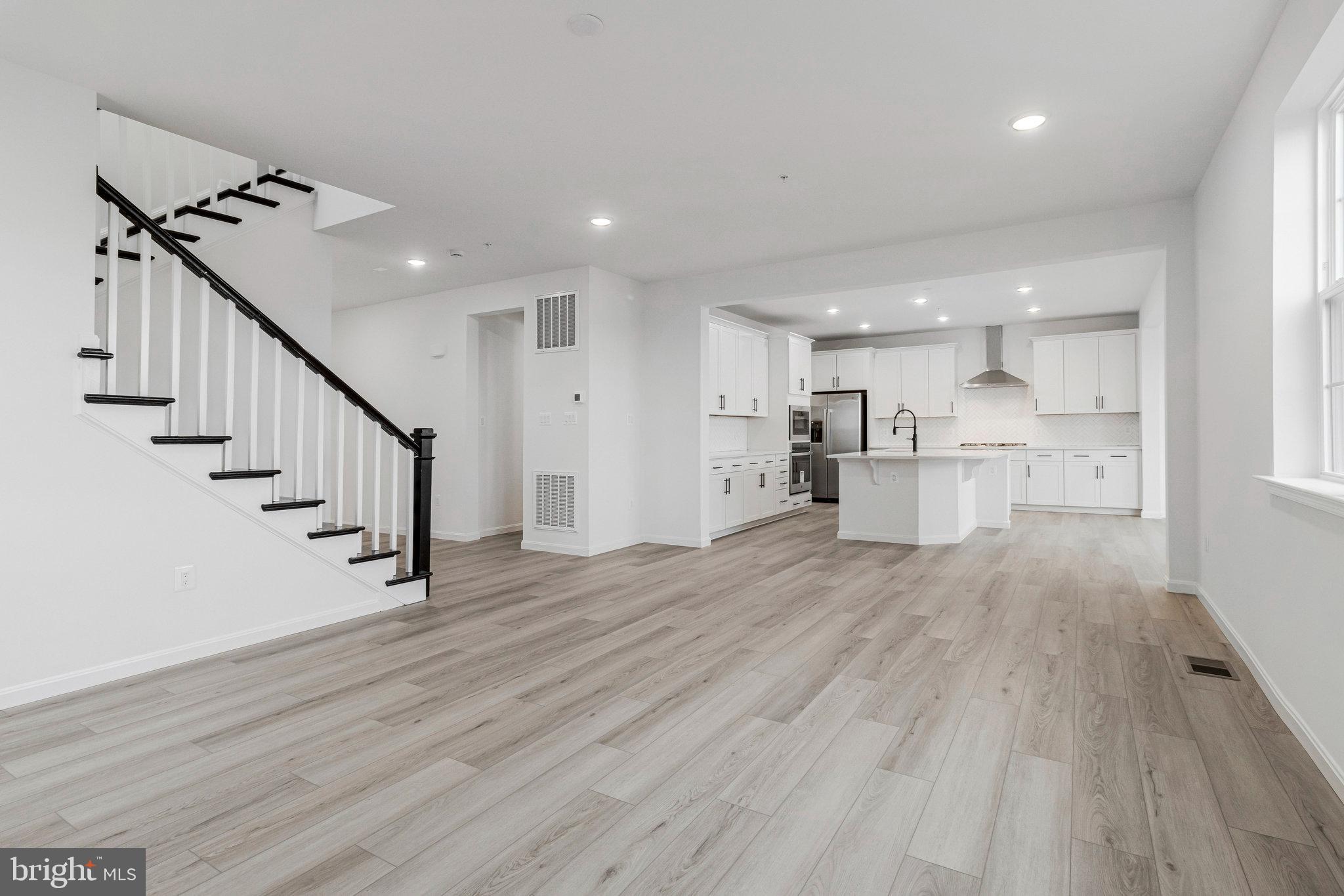 ELMWOOD FARM - Residential