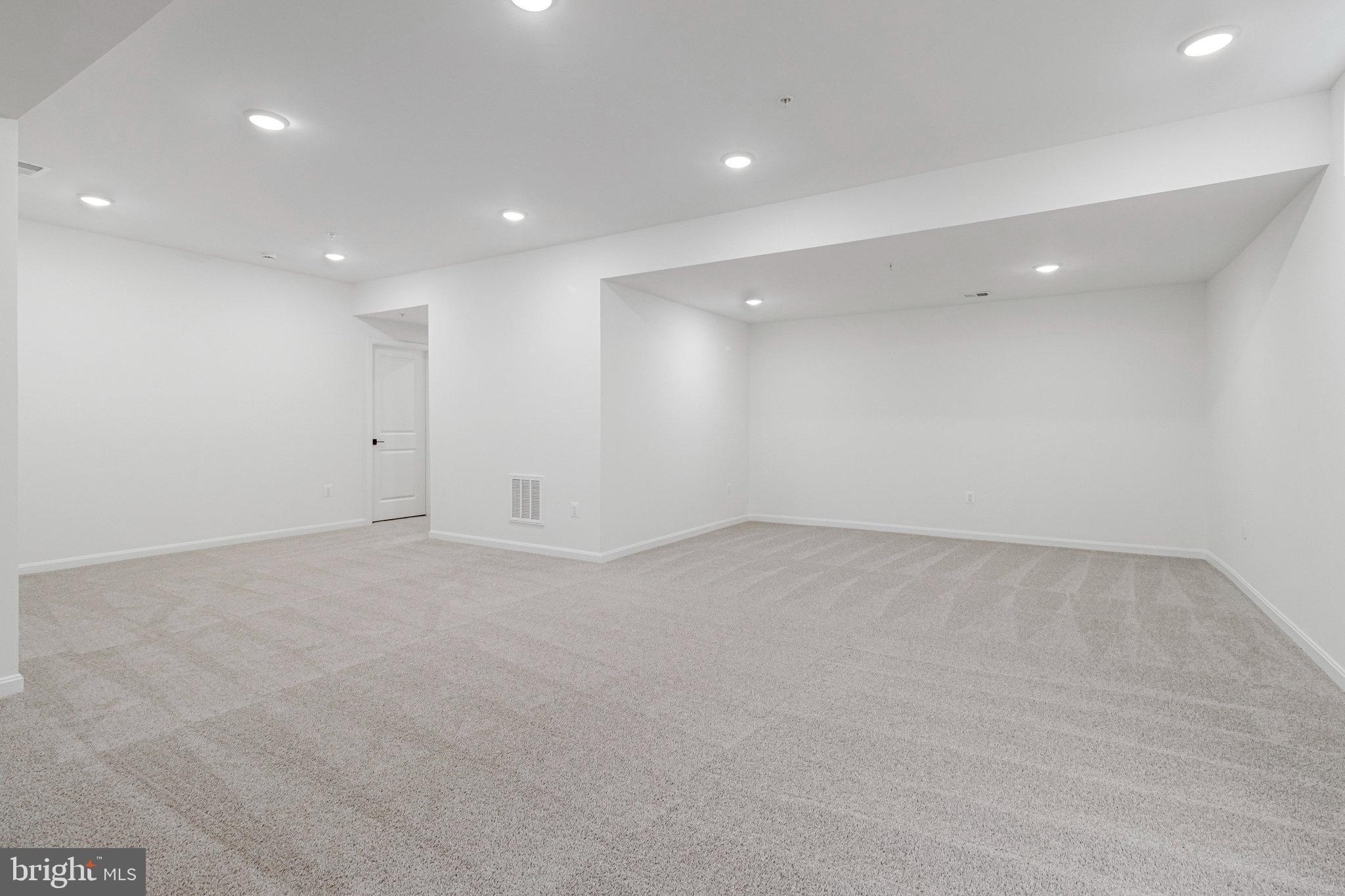 ELMWOOD FARM - Residential