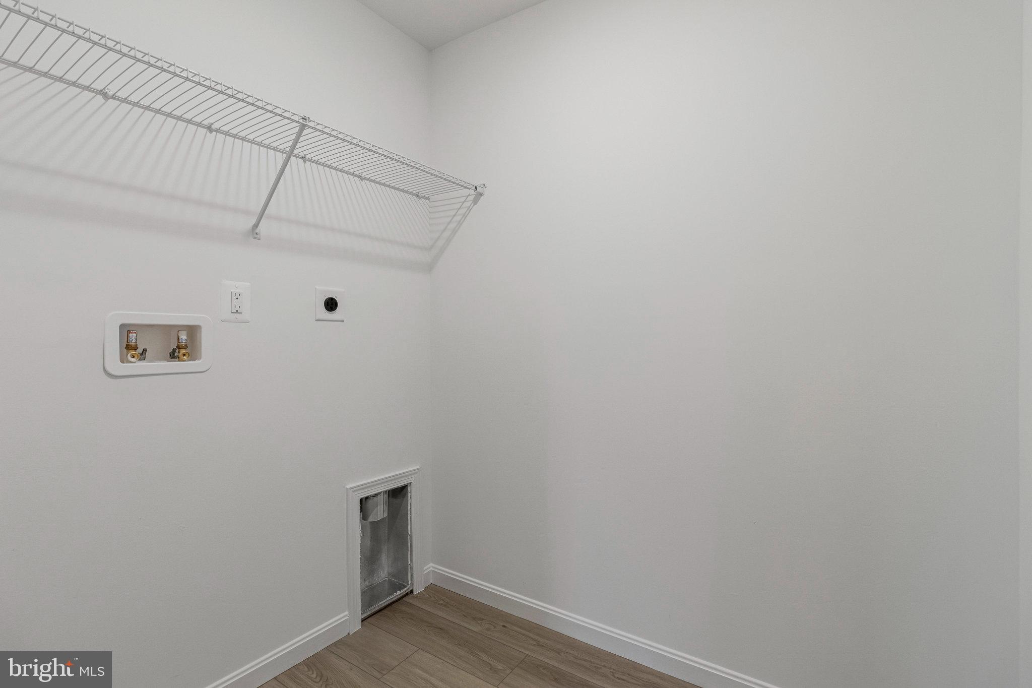 ELMWOOD FARM - Residential