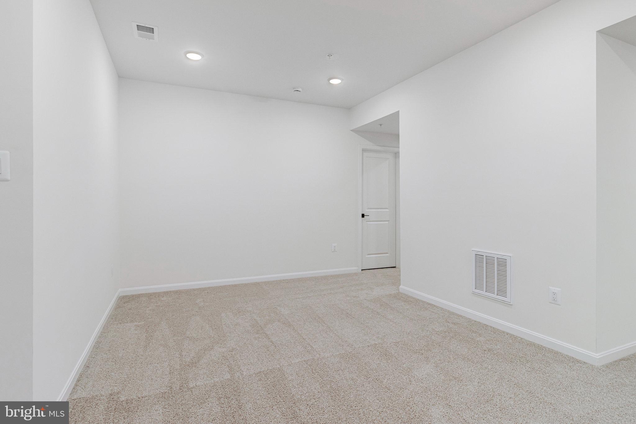 ELMWOOD FARM - Residential