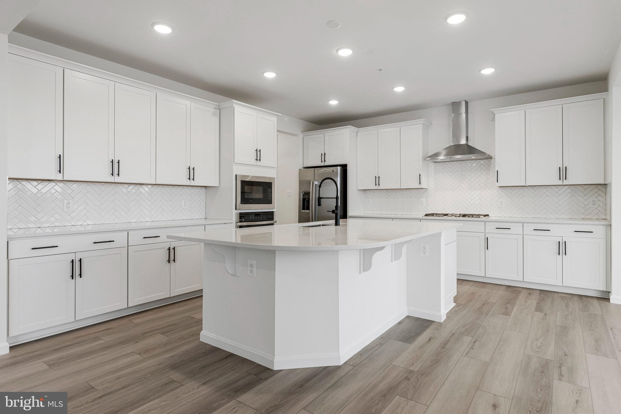 ELMWOOD FARM - Residential