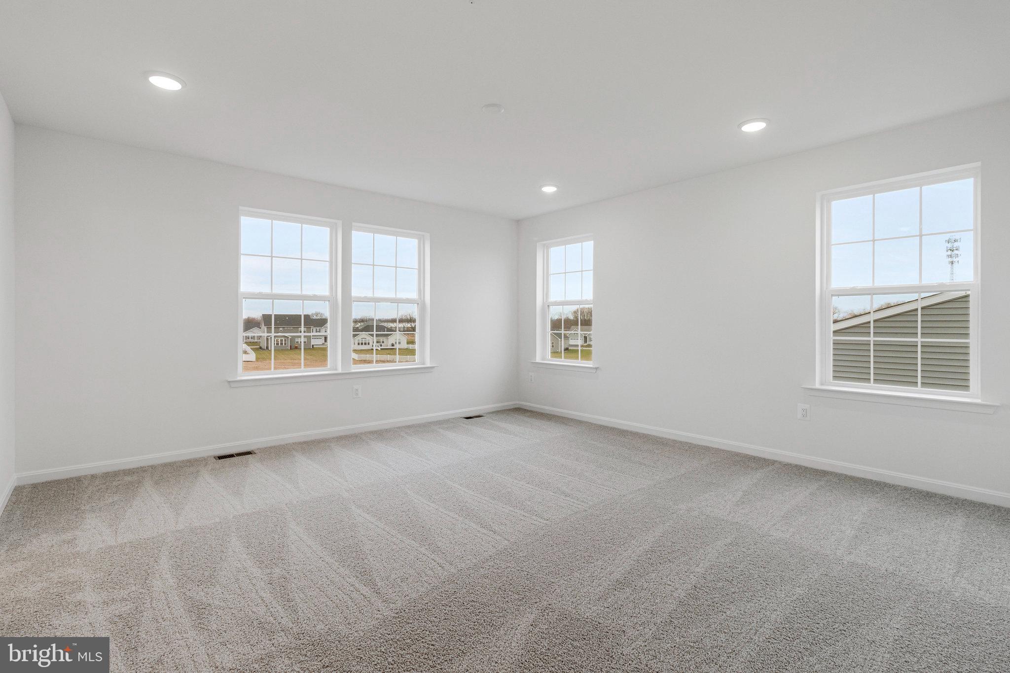 ELMWOOD FARM - Residential