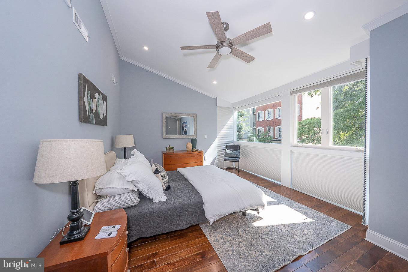 SOCIETY HILL - Residential