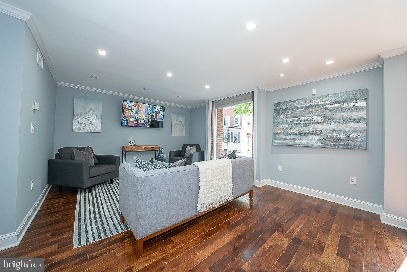 SOCIETY HILL - Residential