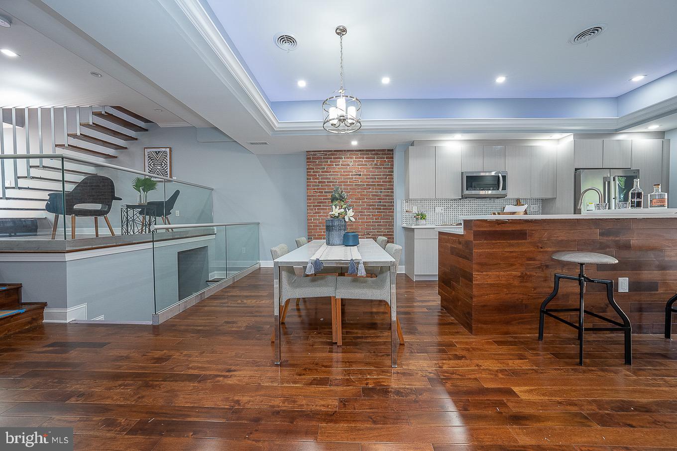 SOCIETY HILL - Residential