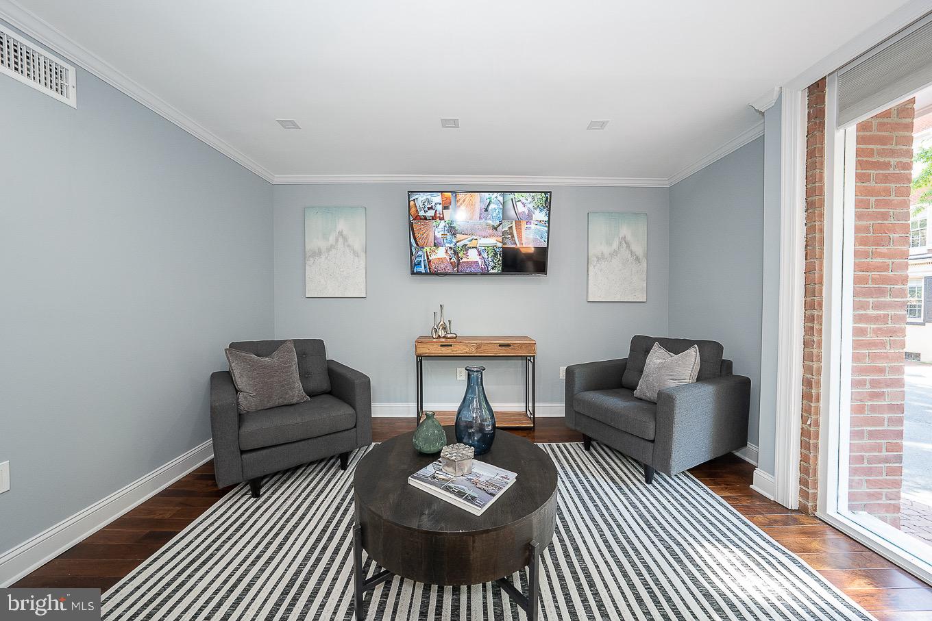 SOCIETY HILL - Residential