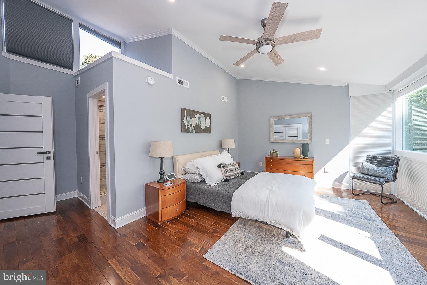 SOCIETY HILL - Residential