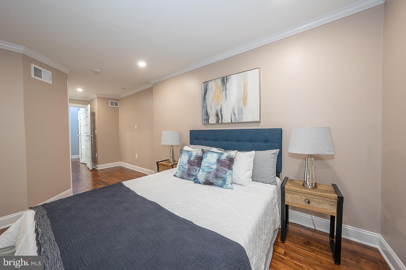 SOCIETY HILL - Residential