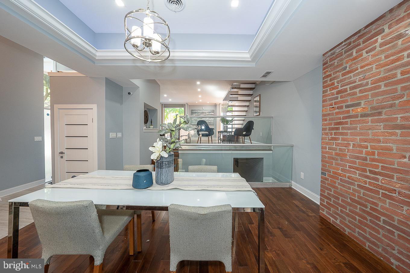 SOCIETY HILL - Residential