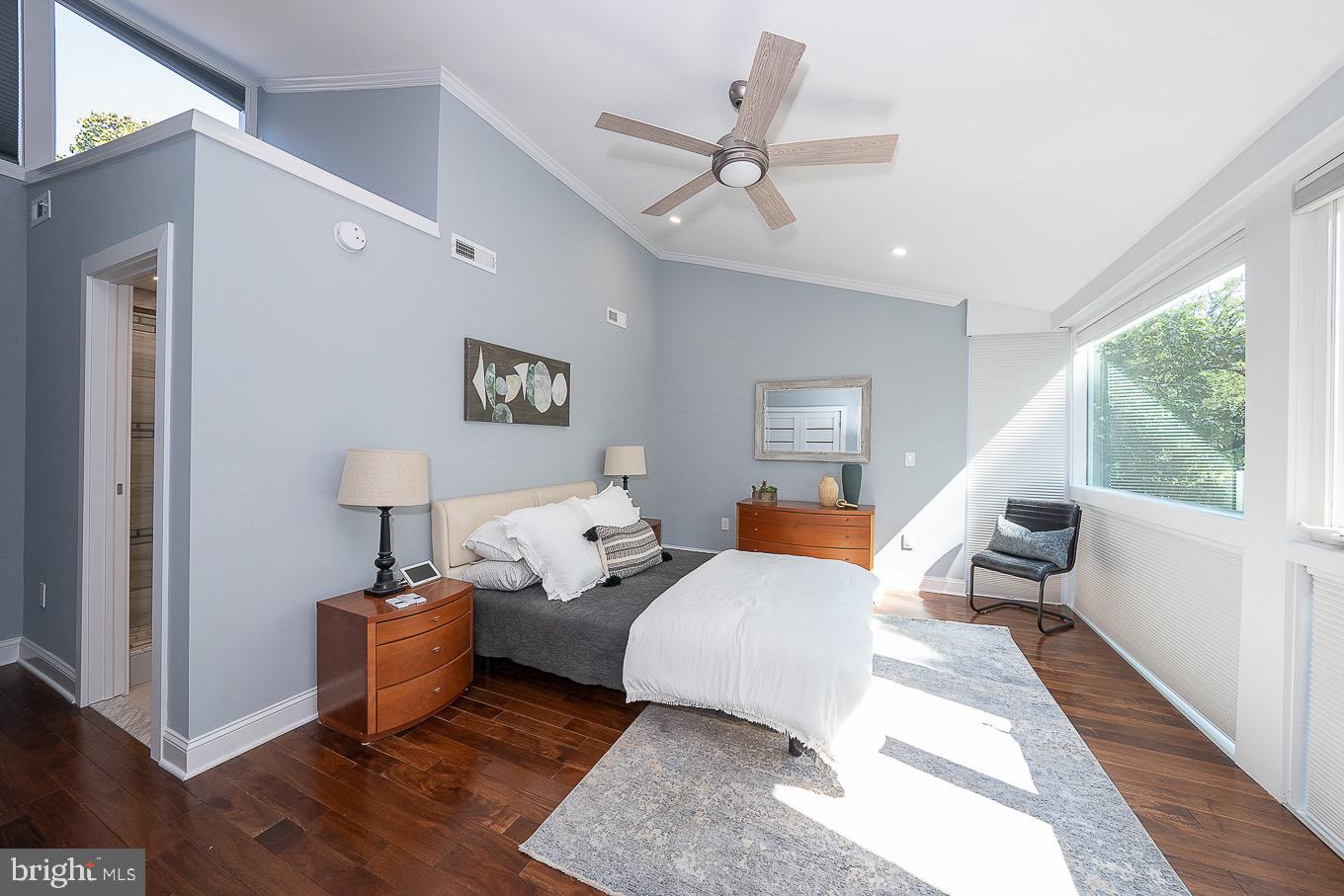 SOCIETY HILL - Residential