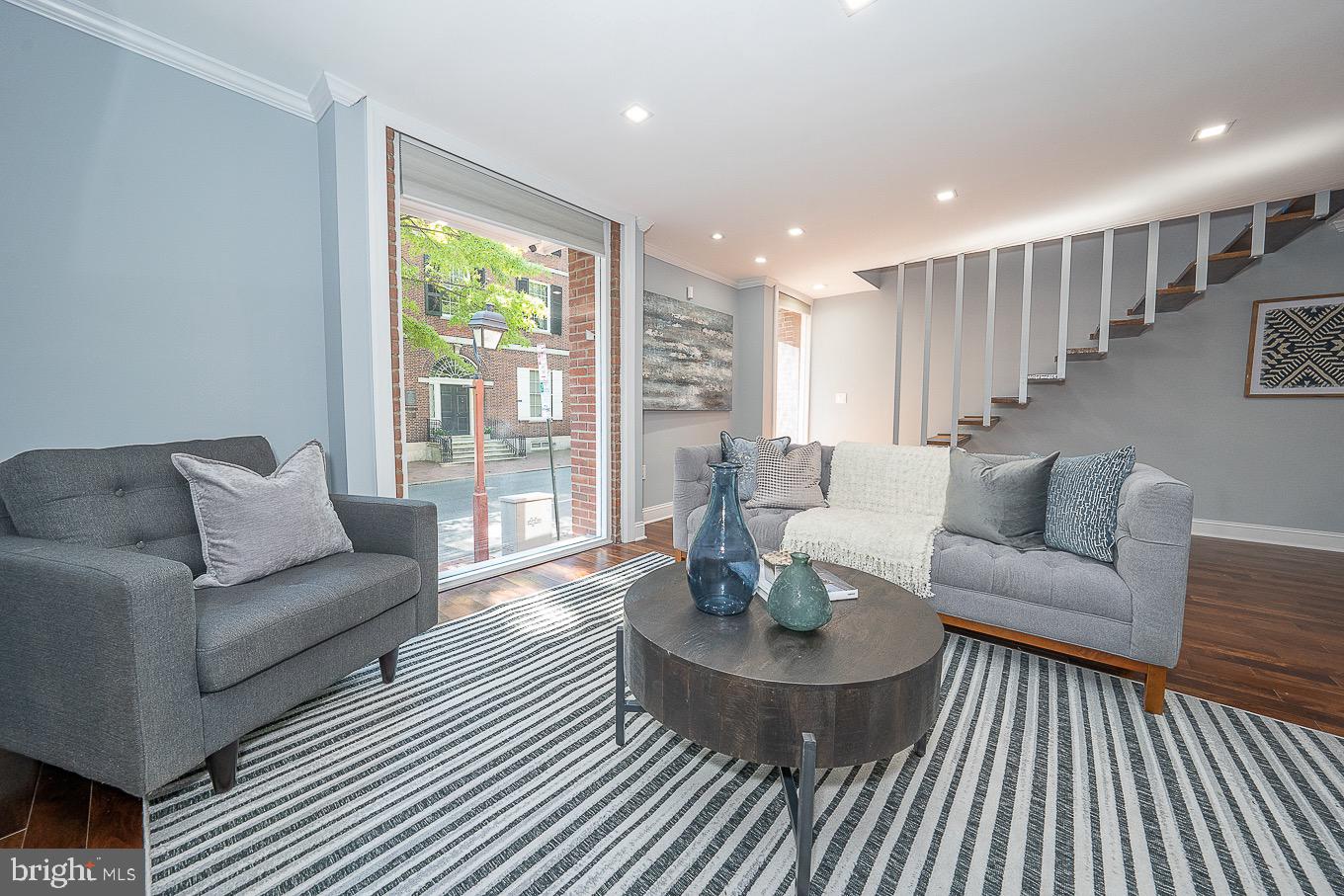 SOCIETY HILL - Residential