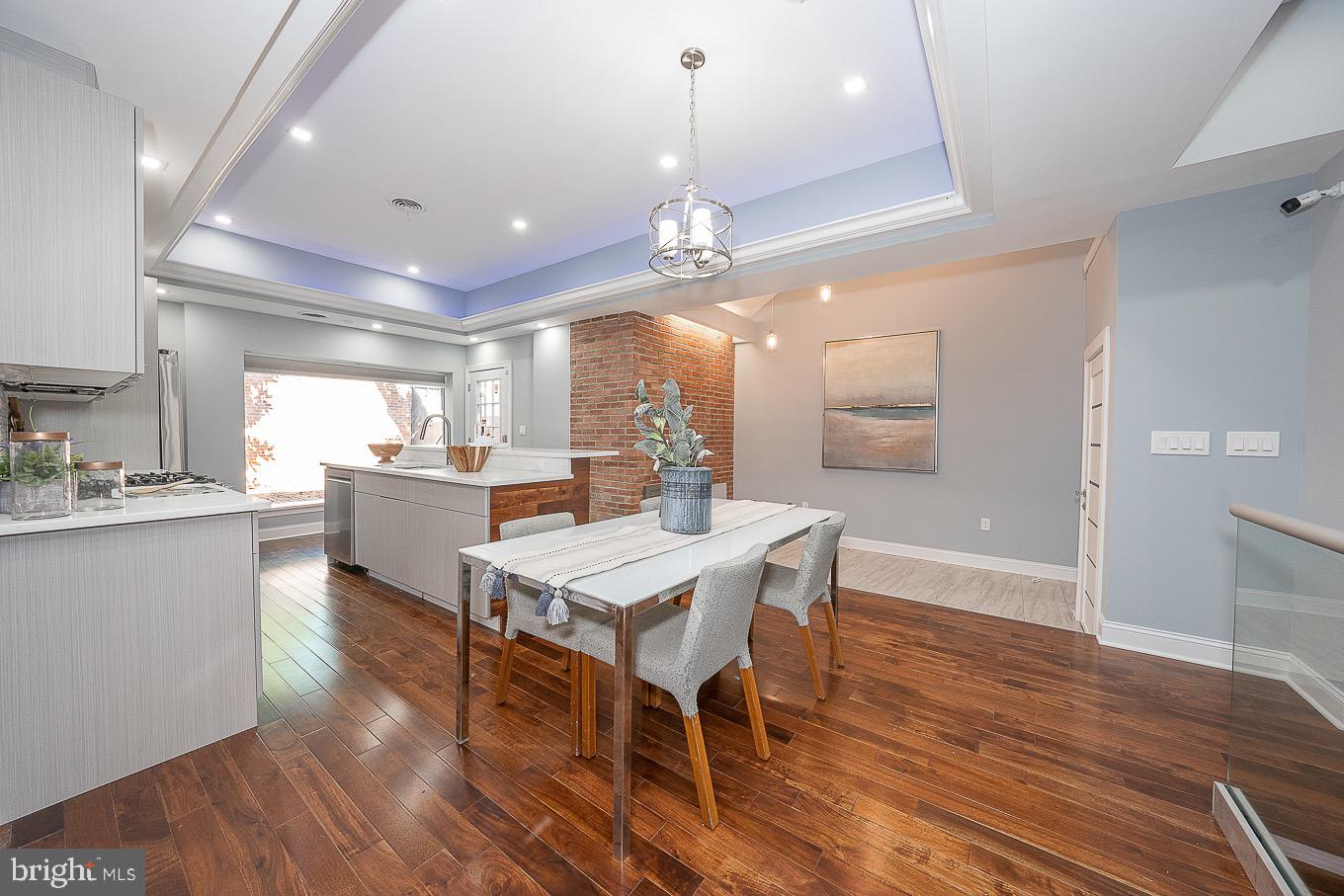 SOCIETY HILL - Residential