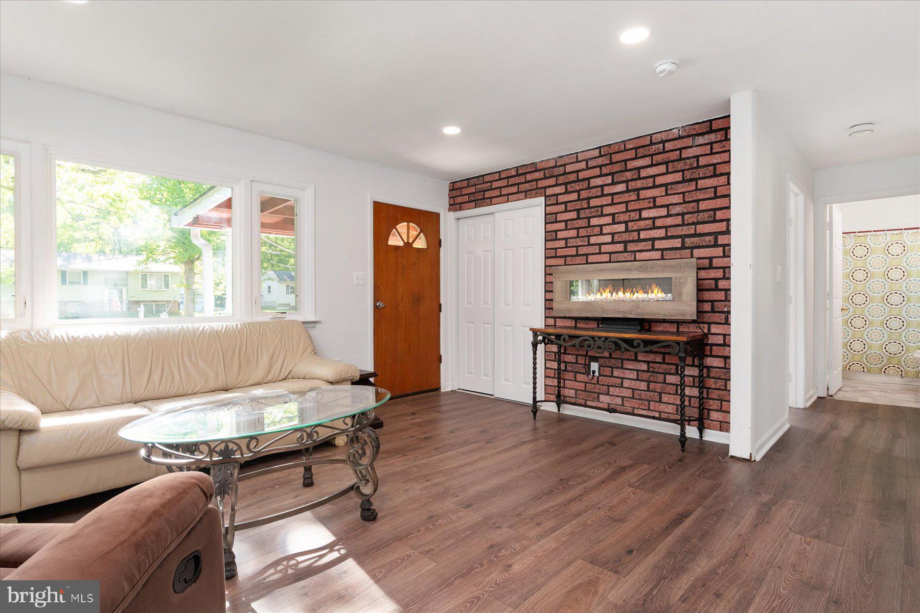 LINCOLN - Residential