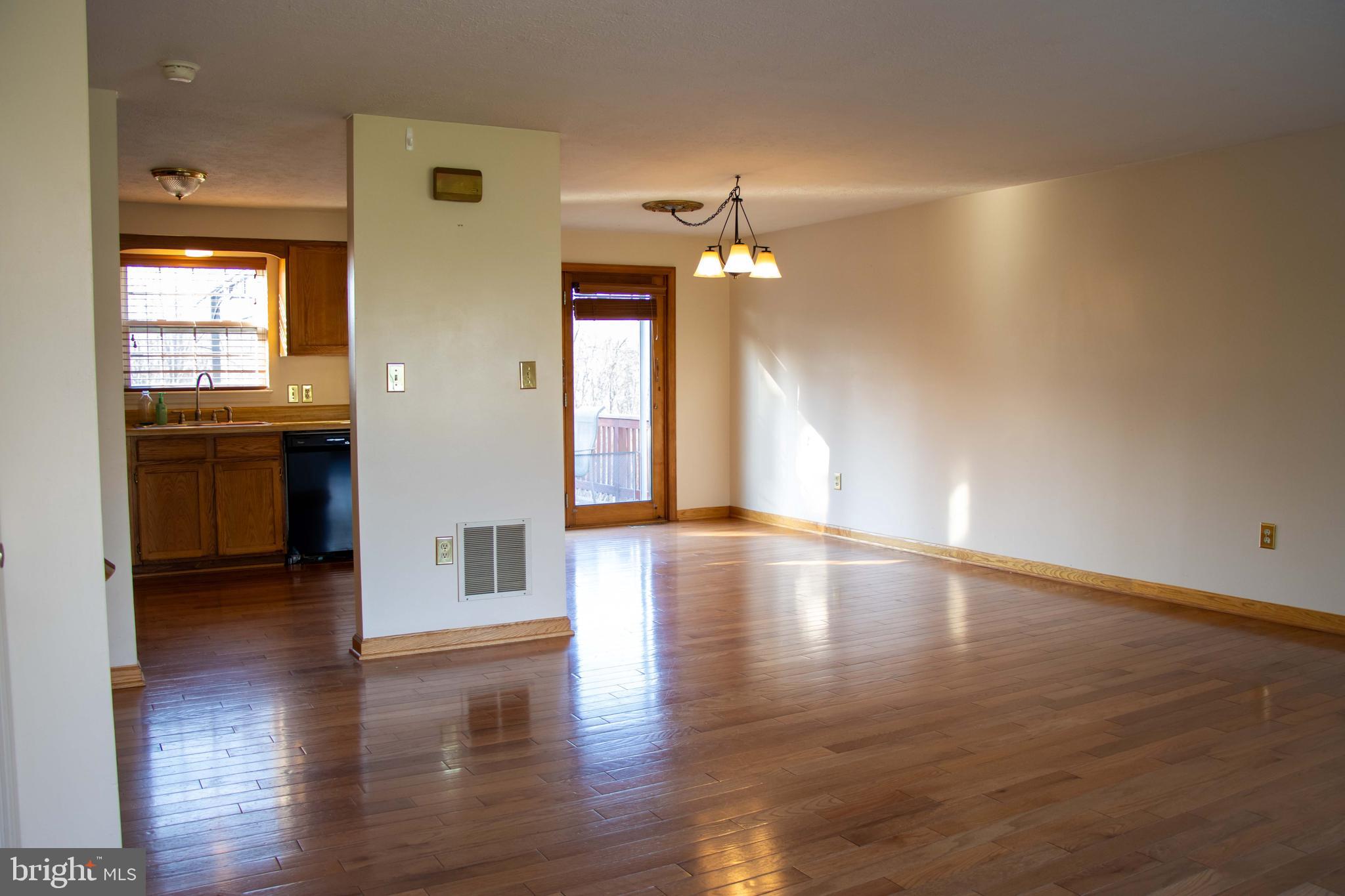 NEW SUNRISE SUMMIT - Residential