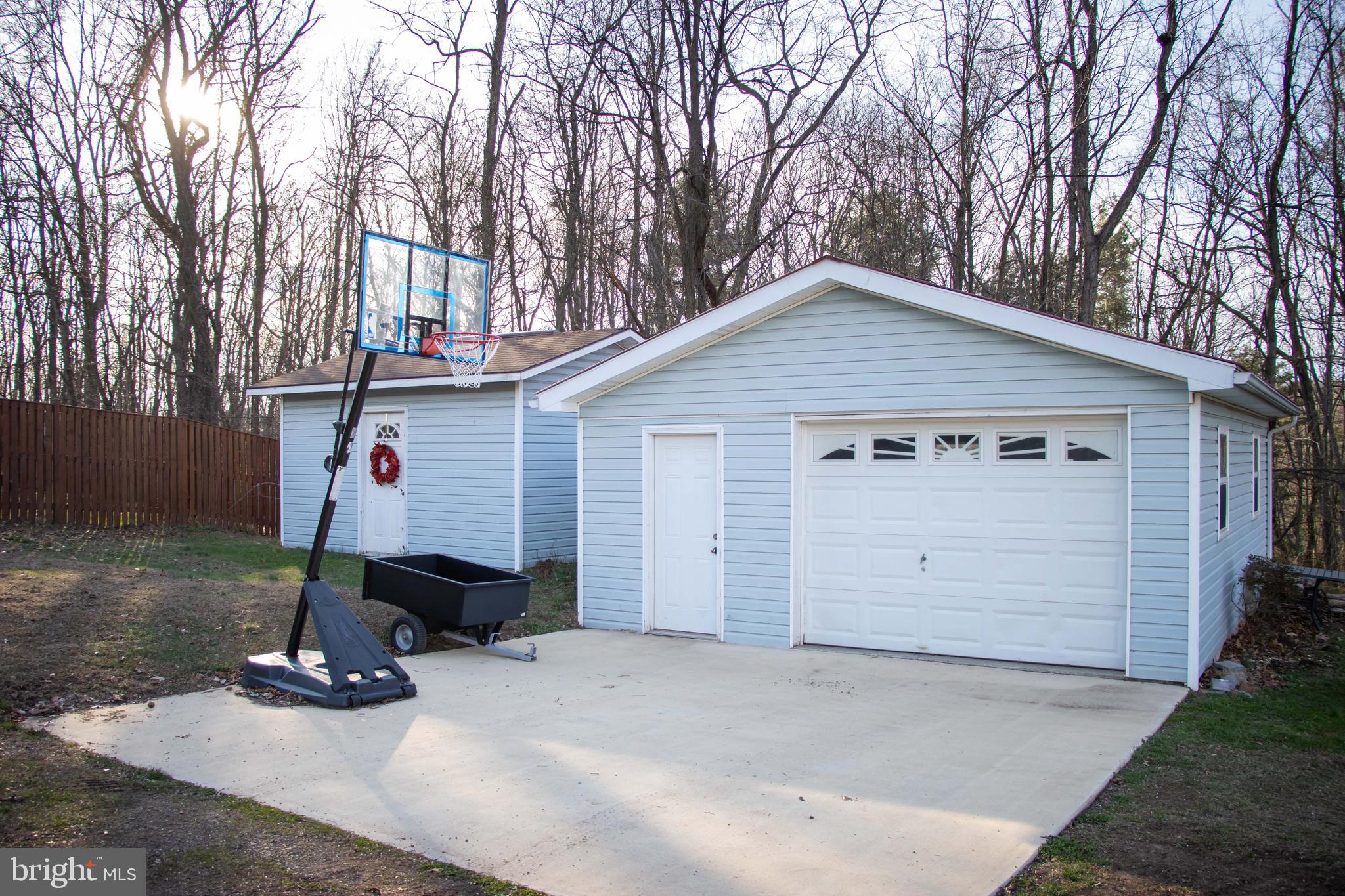 NEW SUNRISE SUMMIT - Residential