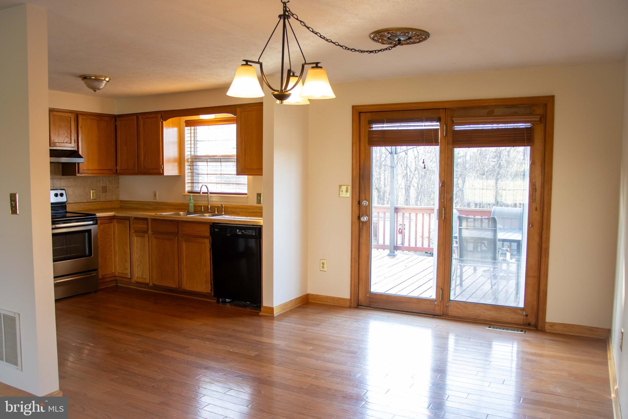 NEW SUNRISE SUMMIT - Residential