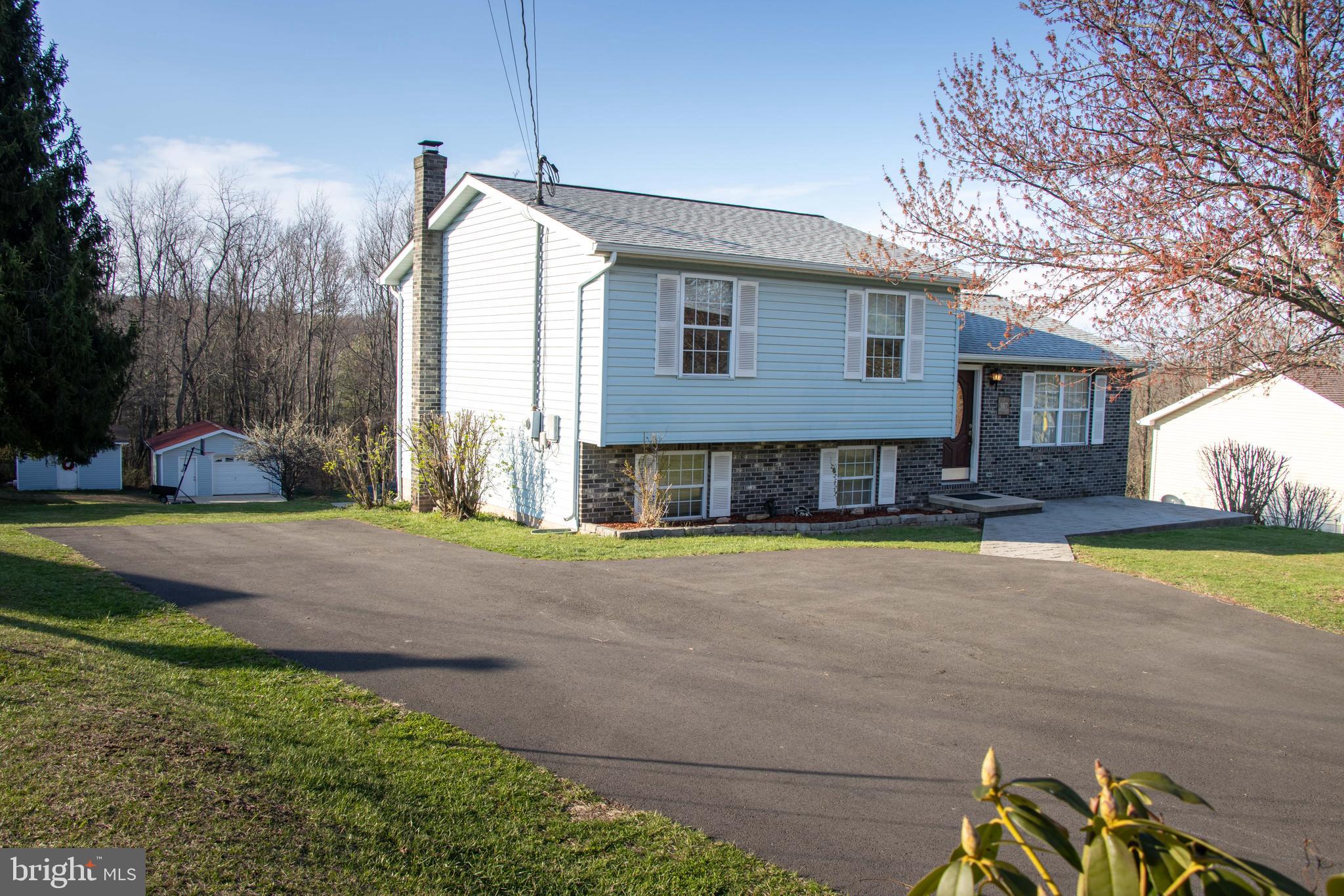 NEW SUNRISE SUMMIT - Residential