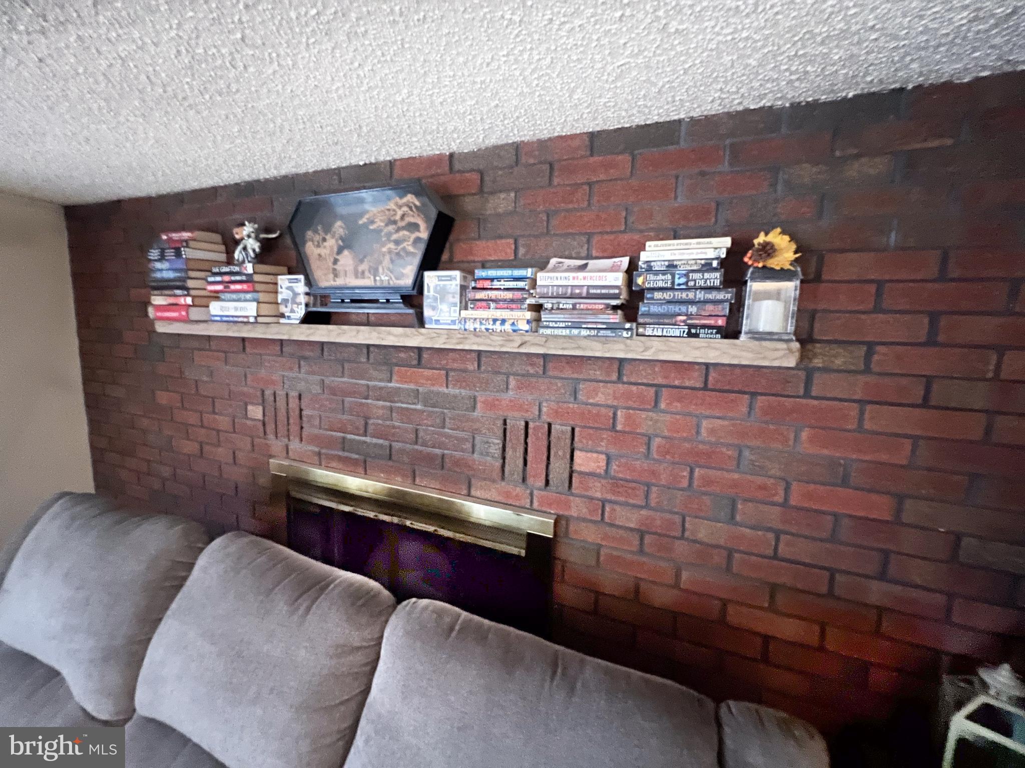 186 W RAILROAD STREET