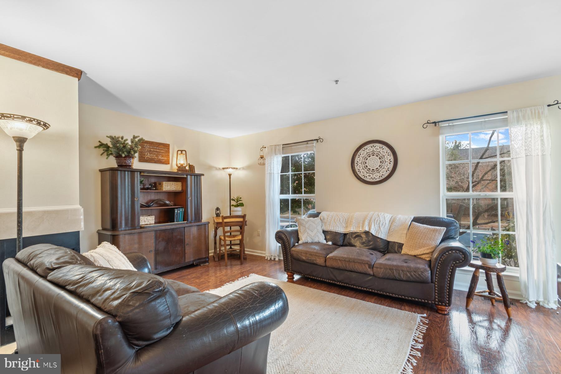 BROOK FARM - Residential