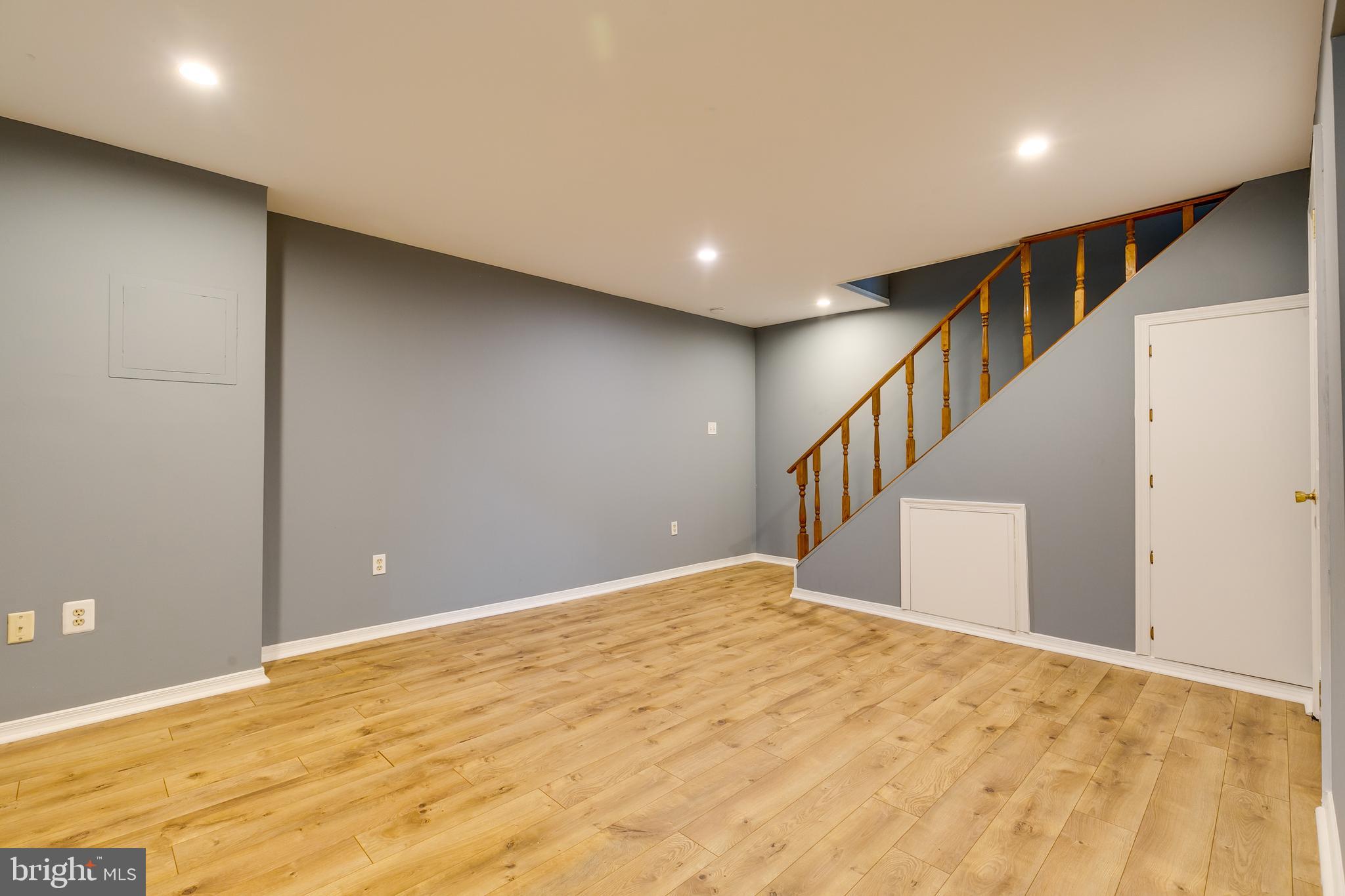 WOODLAND VILLAGE - Residential