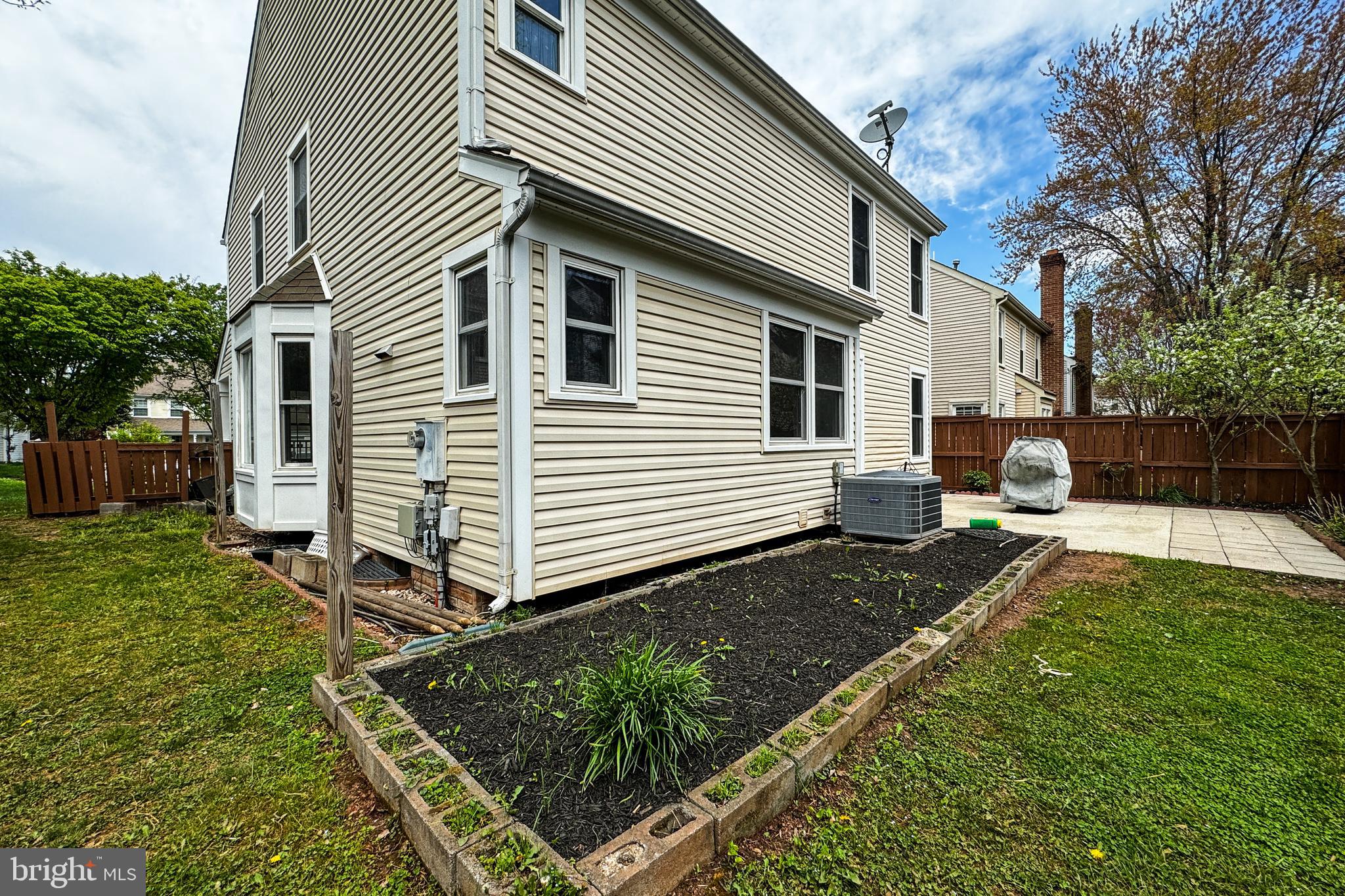 WOODLAND VILLAGE - Residential