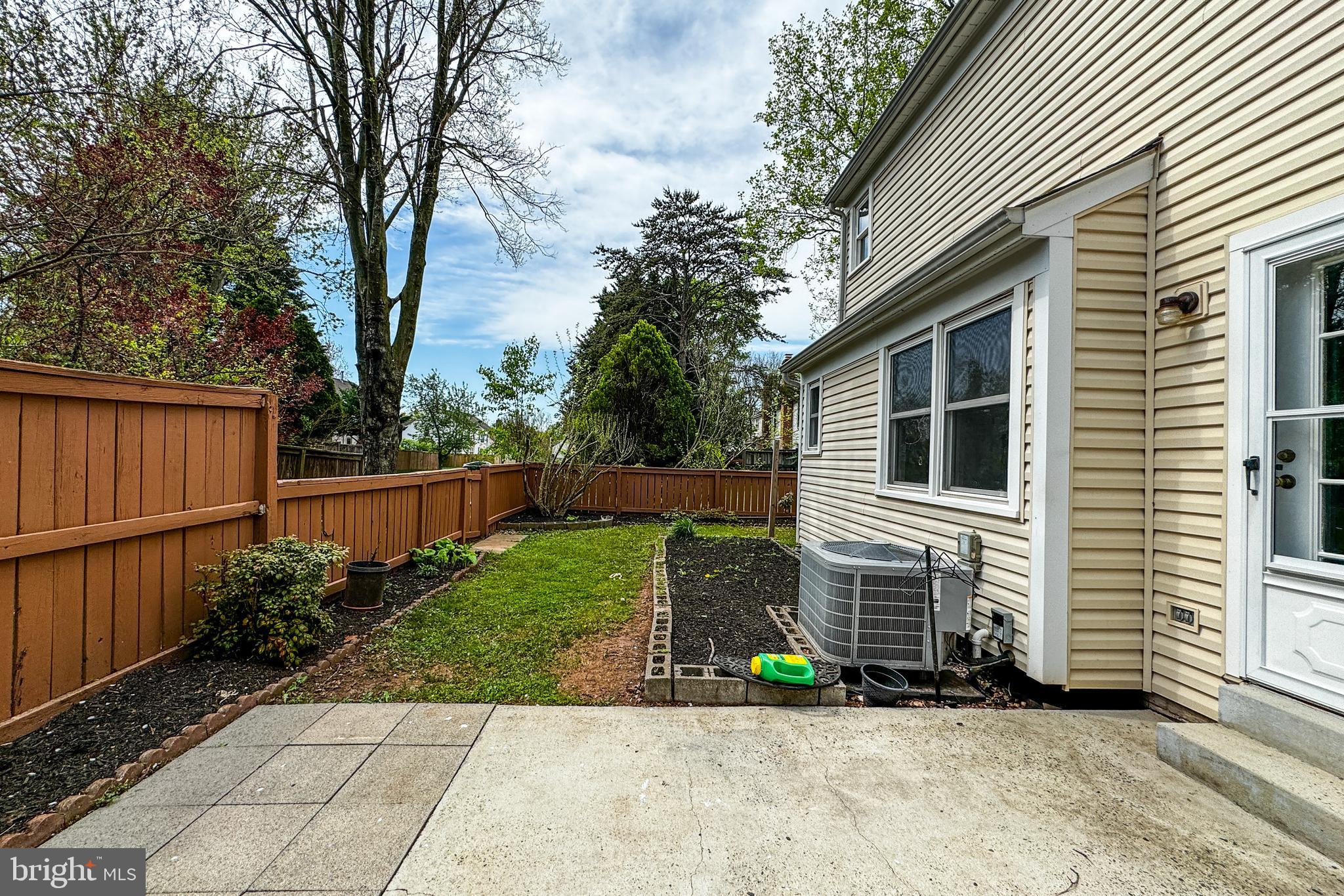 WOODLAND VILLAGE - Residential