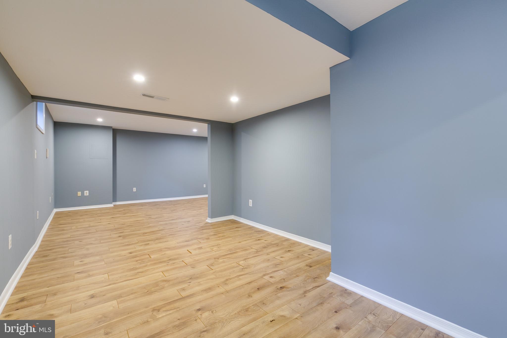 WOODLAND VILLAGE - Residential