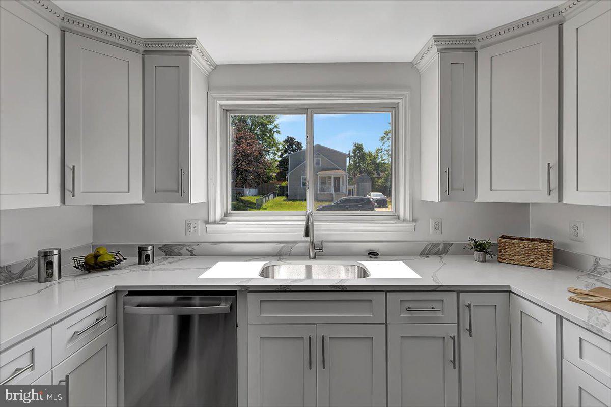 HAMILTON HILLS - Residential