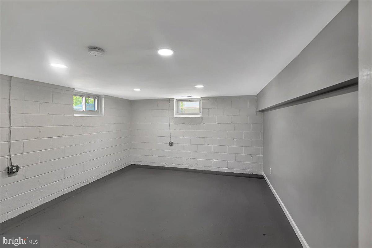 HAMILTON HILLS - Residential