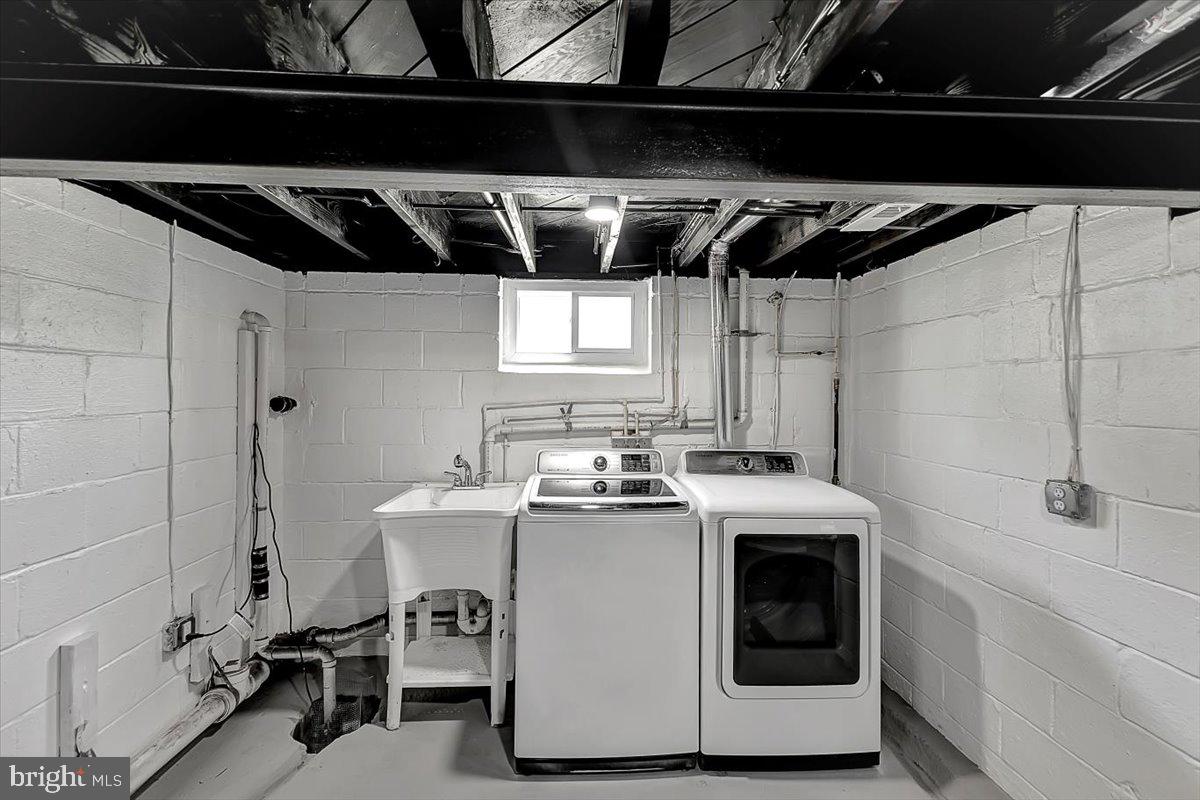 HAMILTON HILLS - Residential