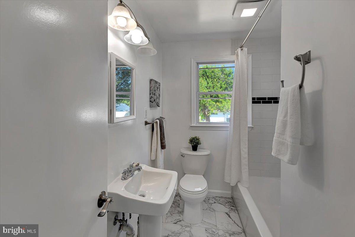 HAMILTON HILLS - Residential