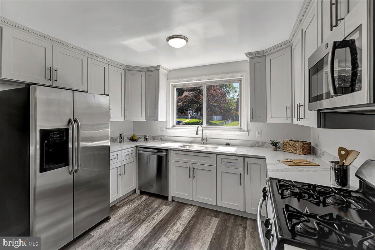 HAMILTON HILLS - Residential