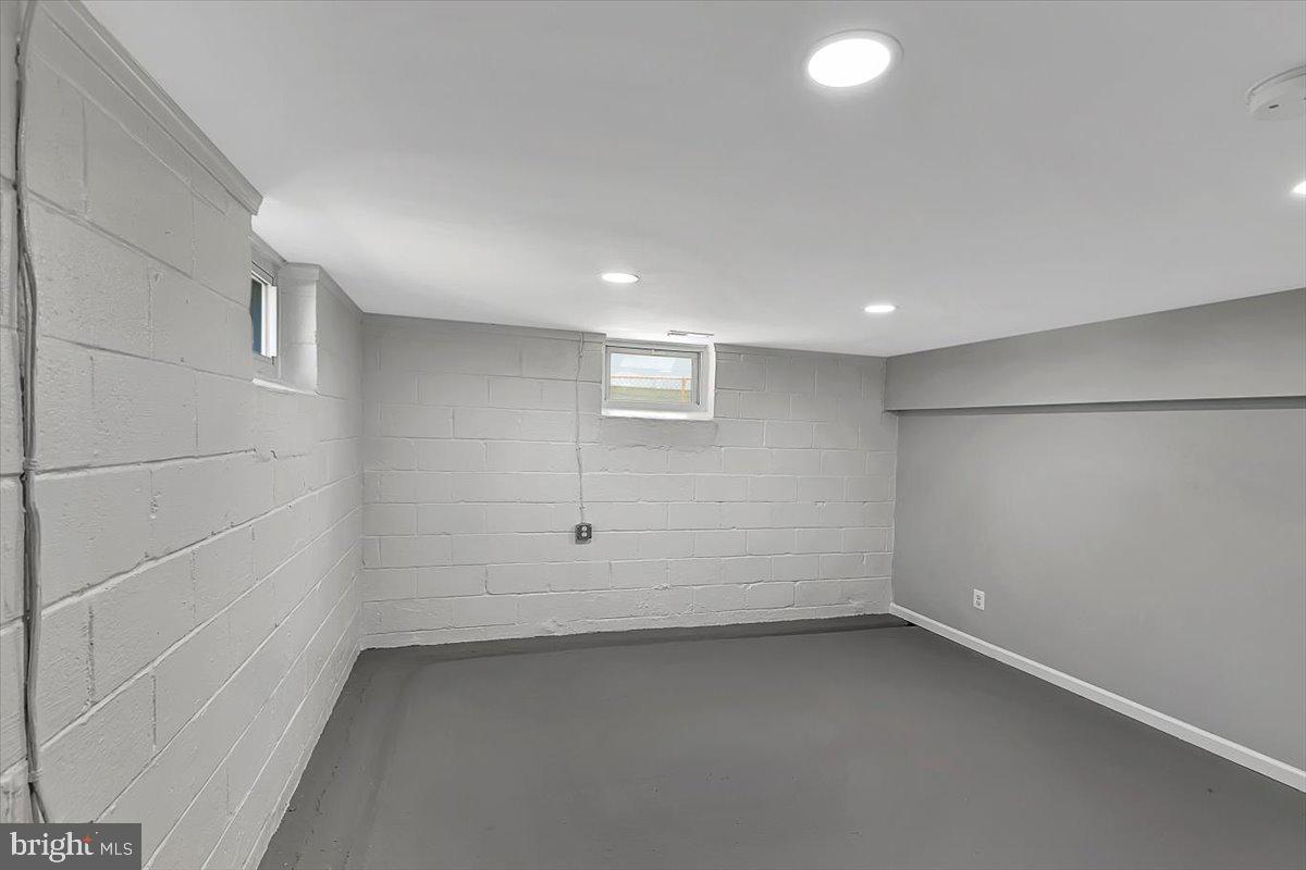 HAMILTON HILLS - Residential