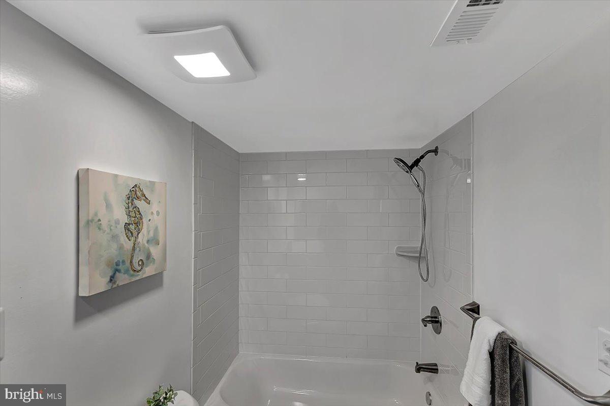 HAMILTON HILLS - Residential