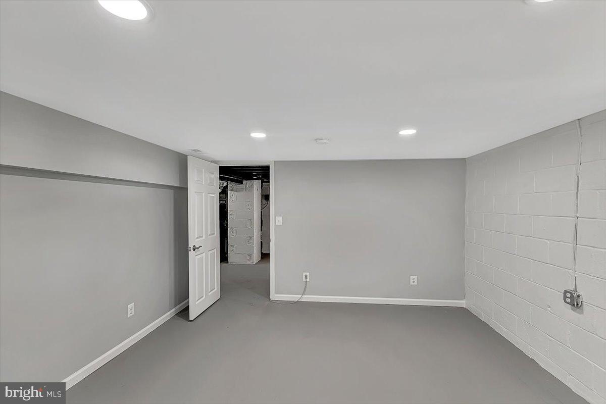 HAMILTON HILLS - Residential