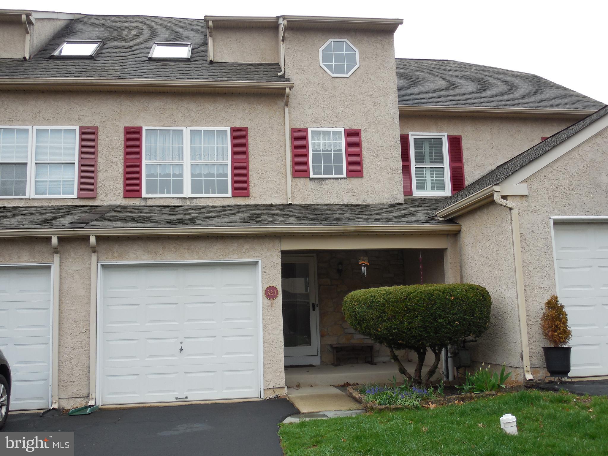 323 PARKVIEW DRIVE