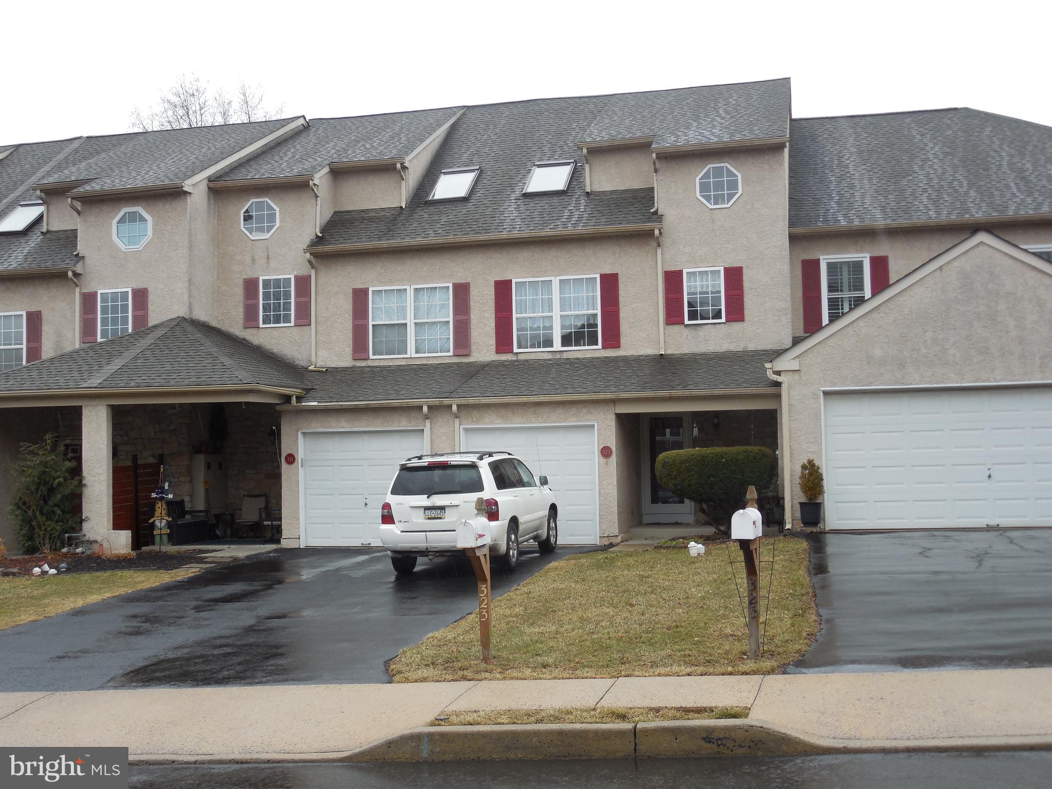 323 PARKVIEW DRIVE