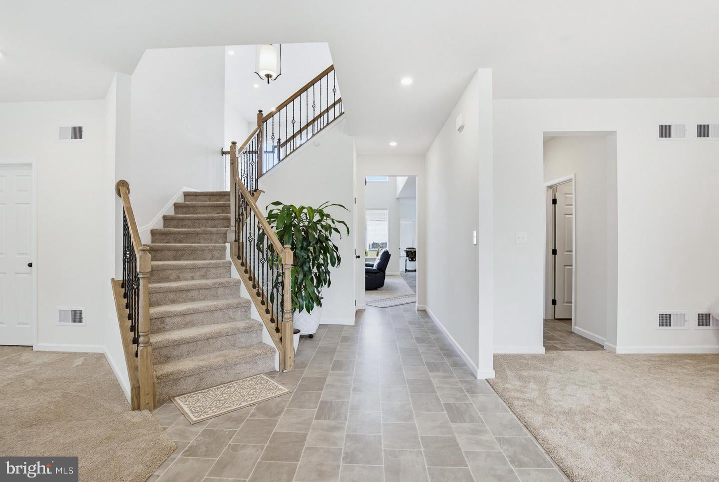 1525 VILLAGE ROAD