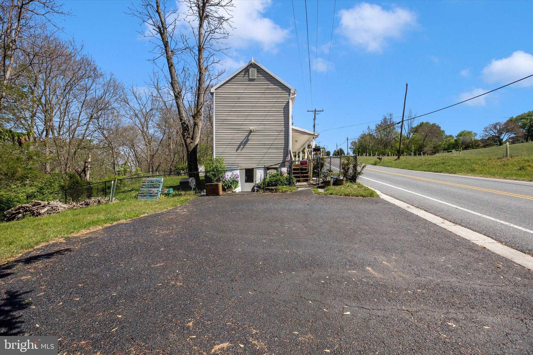 MIDDLETOWN - Residential