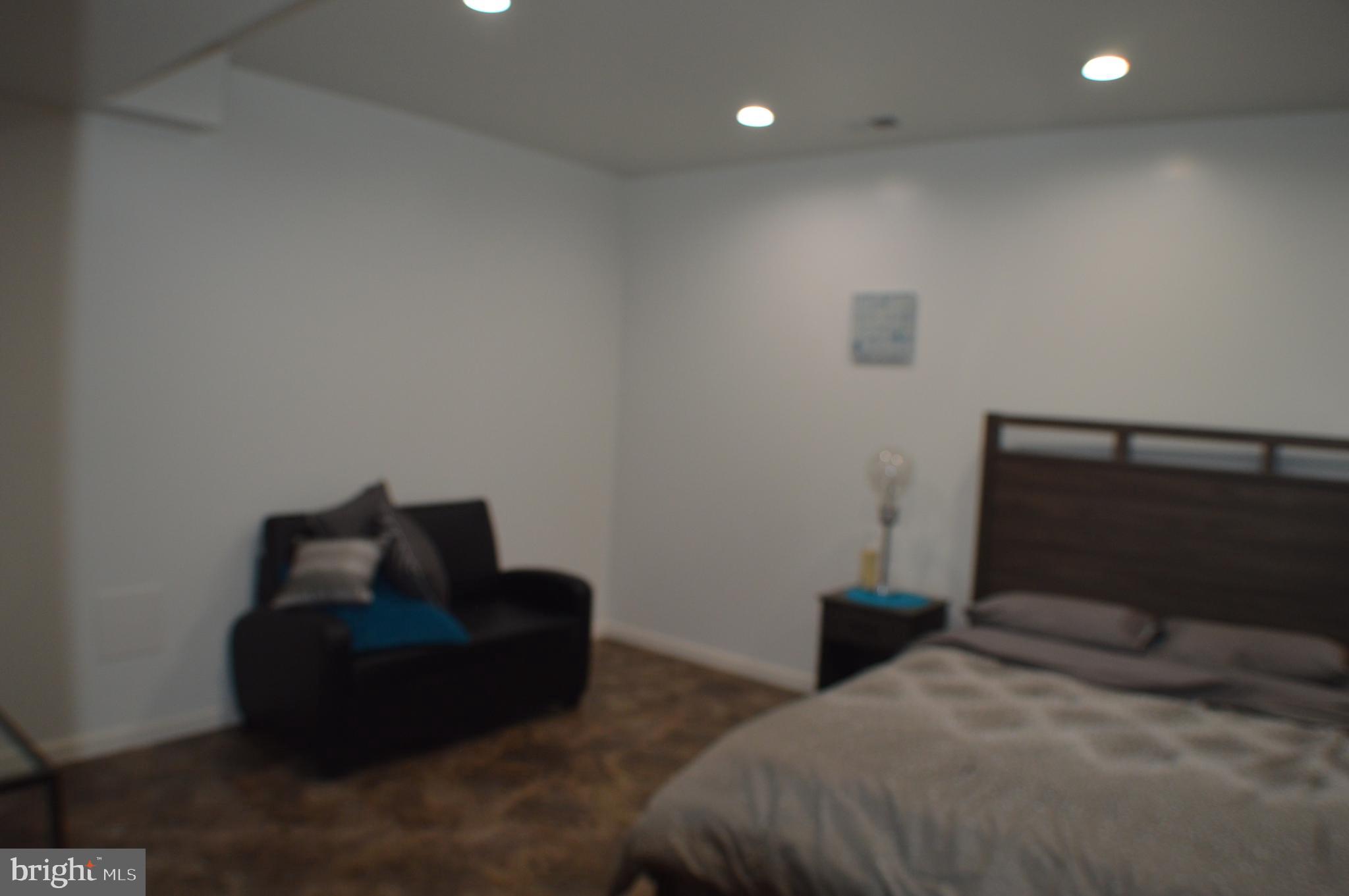 SAVANNAH VILLAGE - Residential Lease