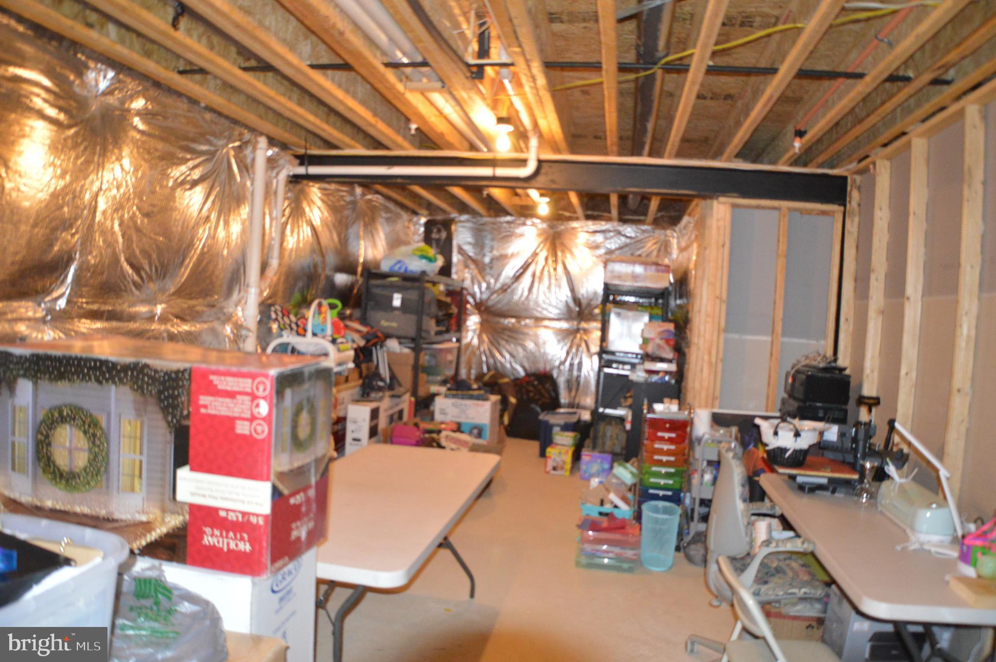 SAVANNAH VILLAGE - Residential Lease