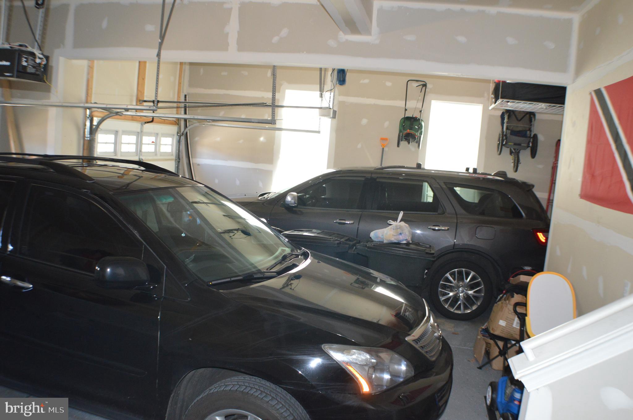 SAVANNAH VILLAGE - Residential Lease