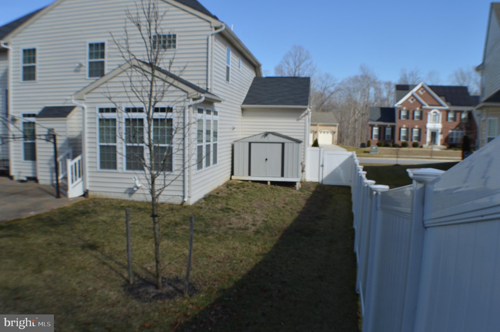 SAVANNAH VILLAGE - Residential Lease