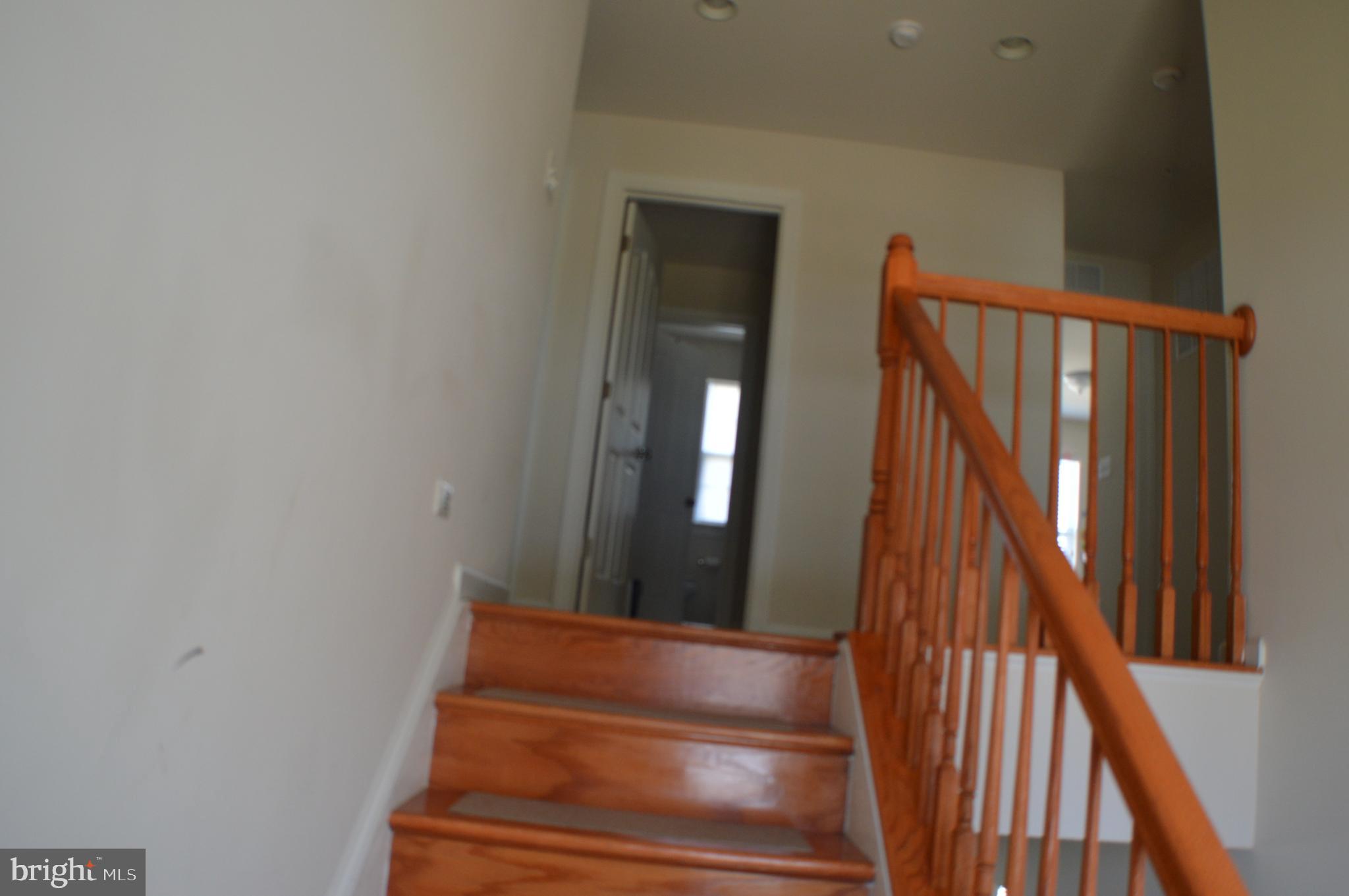 SAVANNAH VILLAGE - Residential Lease