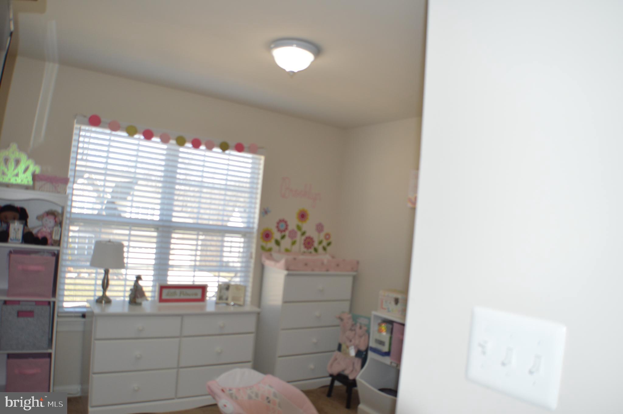 SAVANNAH VILLAGE - Residential Lease