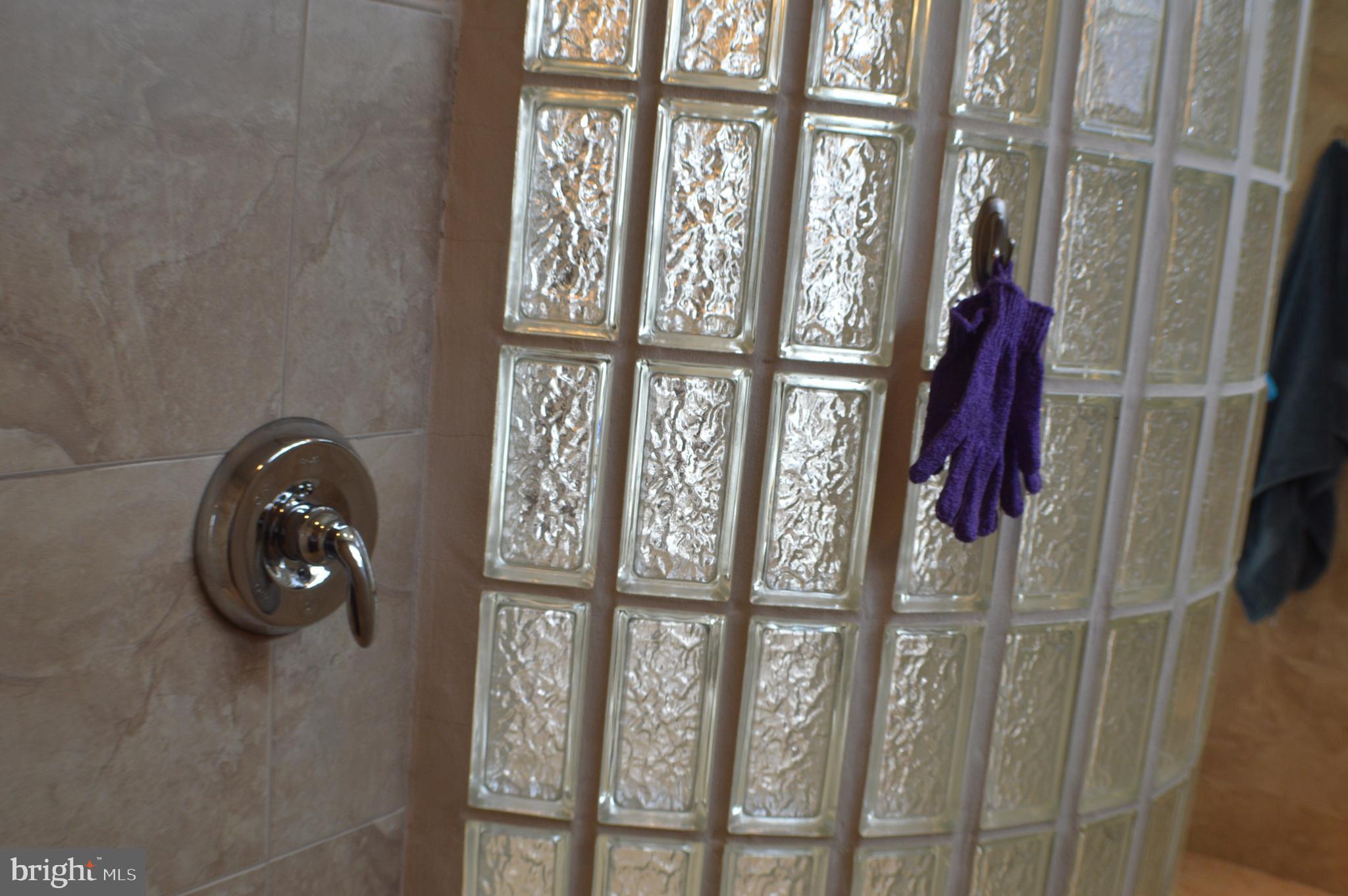 SAVANNAH VILLAGE - Residential Lease