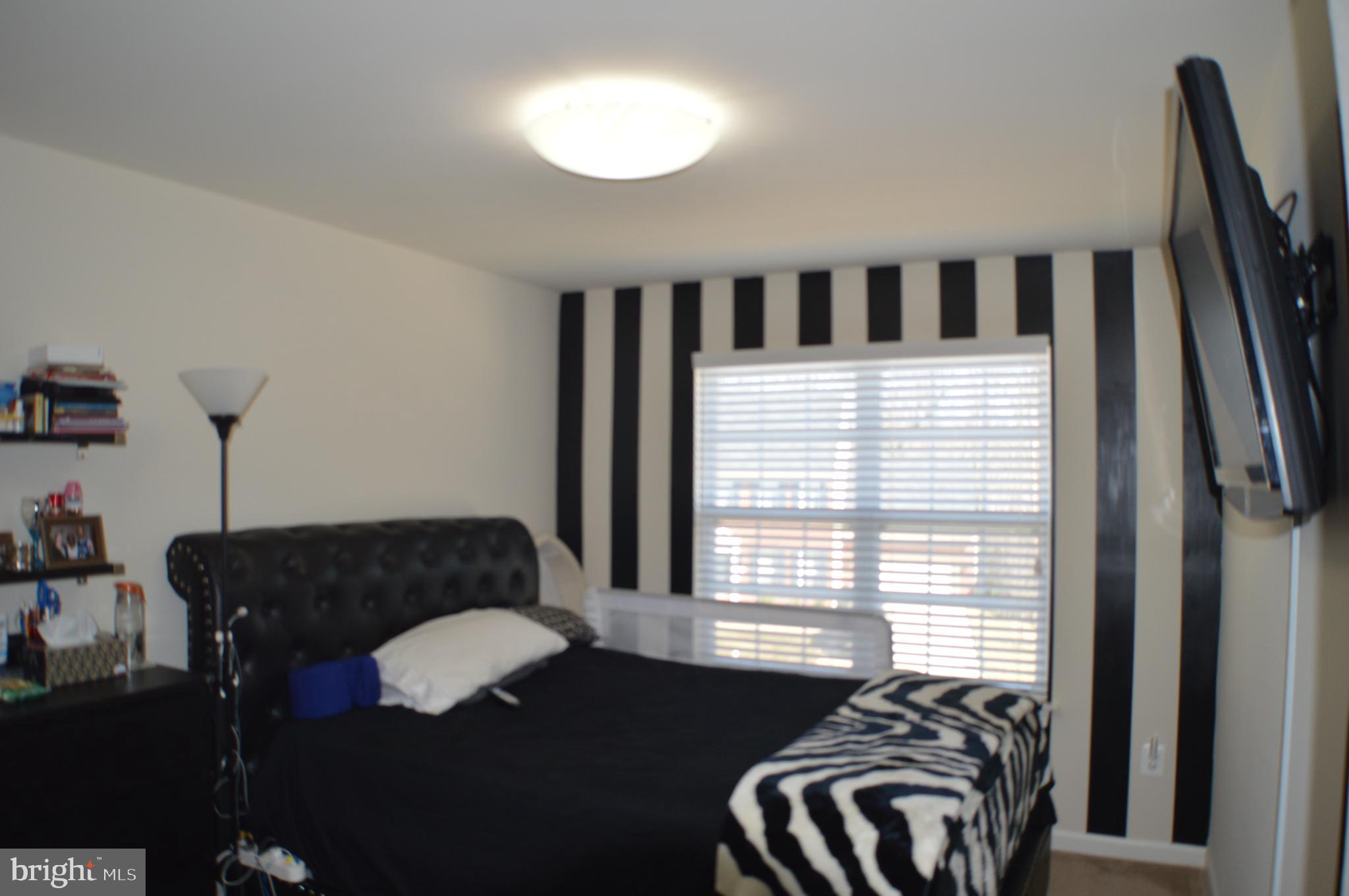 SAVANNAH VILLAGE - Residential Lease