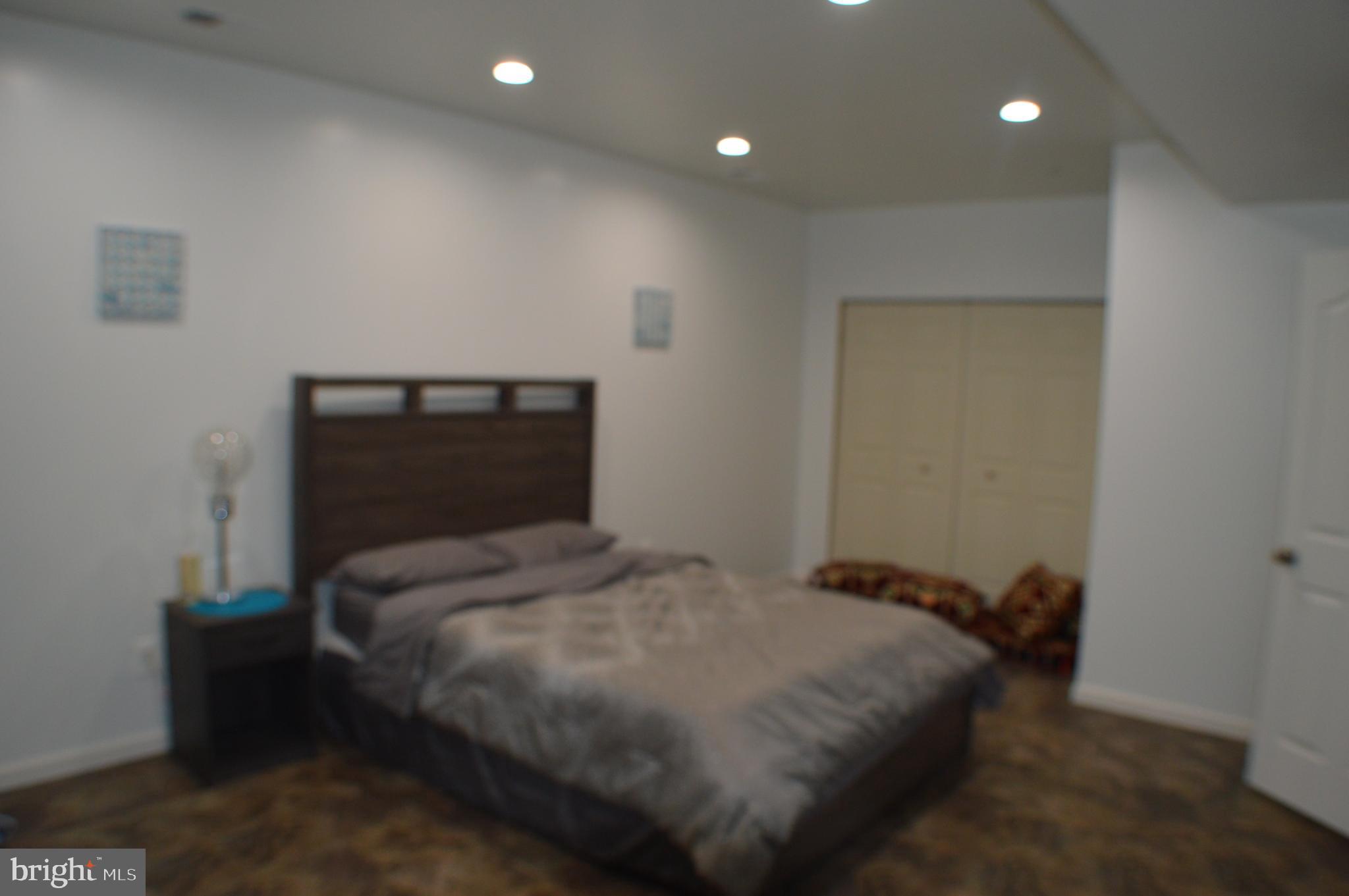 SAVANNAH VILLAGE - Residential Lease